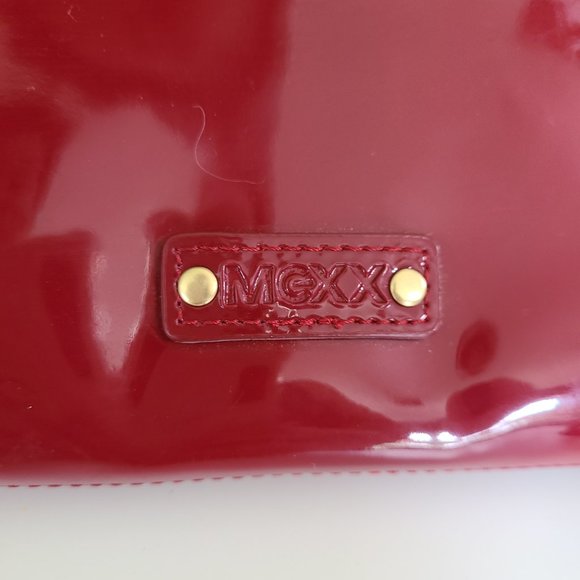 Mexx Patent Red Clutch - Flat Purse with Wristlet - Picture 3 of 5